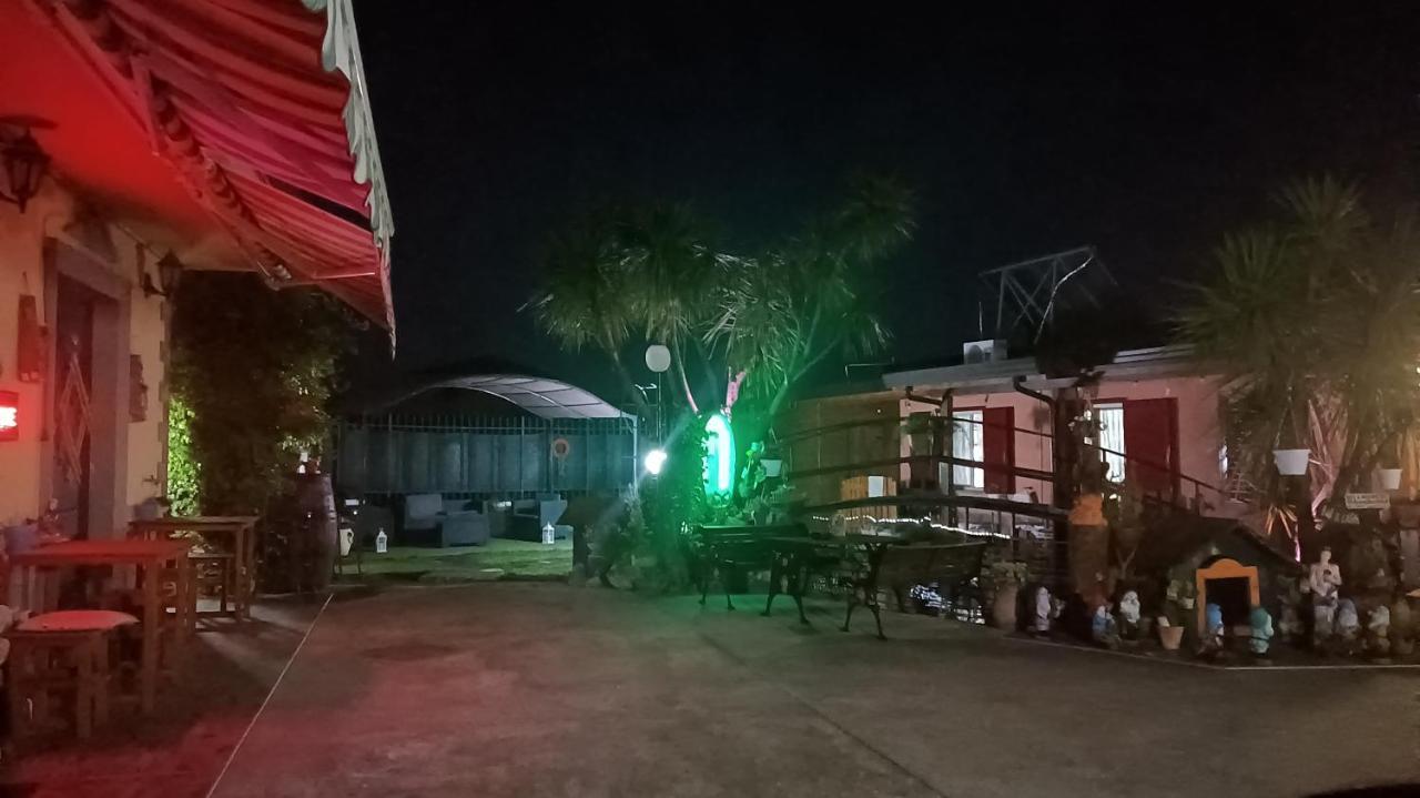 카스트로빌라리 Il Laghetto B&B 외부 사진